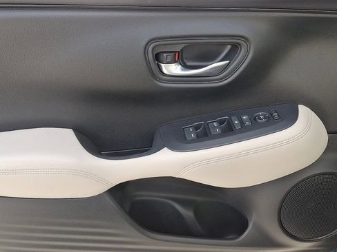 Used 2024 Honda HR-V LX image 12