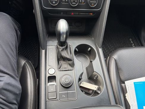 Used 2021 Volkswagen Atlas SE image 19