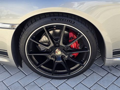 Used 2012 Porsche Cayman R image 6