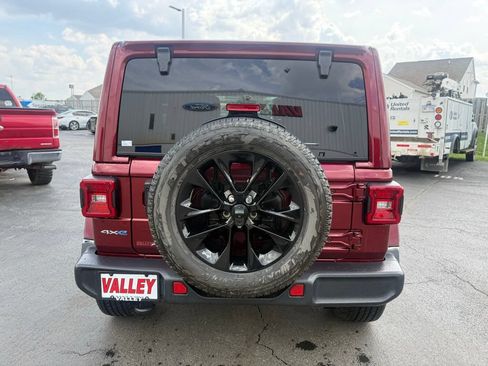 Used 2021 Jeep Wrangler Unlimited Sahara w/ Cold Weather Group AWD/4WD image 5