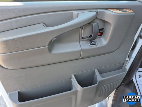 Used 2008 Chevrolet Express 3500 w/ Shuttle Bus Package image 13