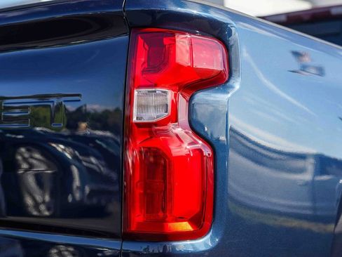 Used 2022 Chevrolet Silverado 2500 High Country w/ Safety Package II image 9