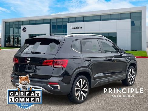 Certified 2022 Volkswagen Taos SE image 4
