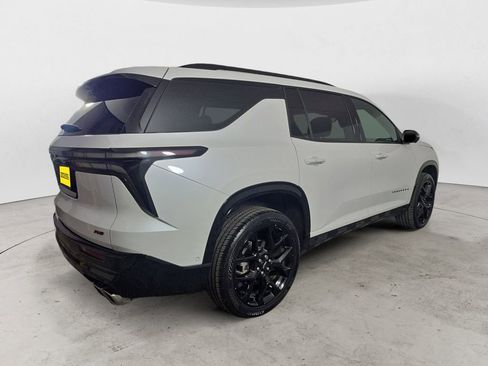 Used 2024 Chevrolet Traverse RS image 5