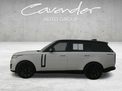 Used 2025 Land Rover Range Rover SE image 4