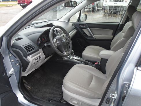 Used 2015 Subaru Forester 2.5i Limited image 12