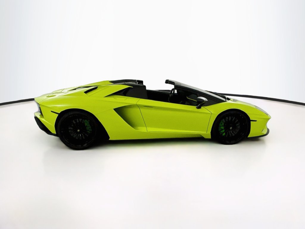 Used 2019 Lamborghini Aventador S AWD/4WD image 4