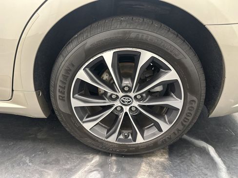 Used 2016 Toyota Avalon XLE Premium image 27