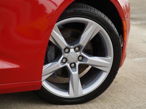 Used 2016 Chevrolet Camaro SS RWD image 21