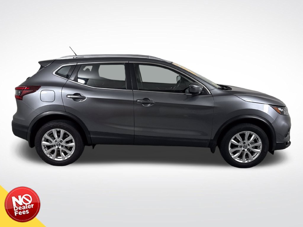 Used 2021 Nissan Rogue Sport SV FWD image 2