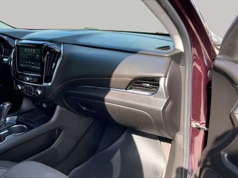 Used 2018 Chevrolet Traverse LT FWD image 18