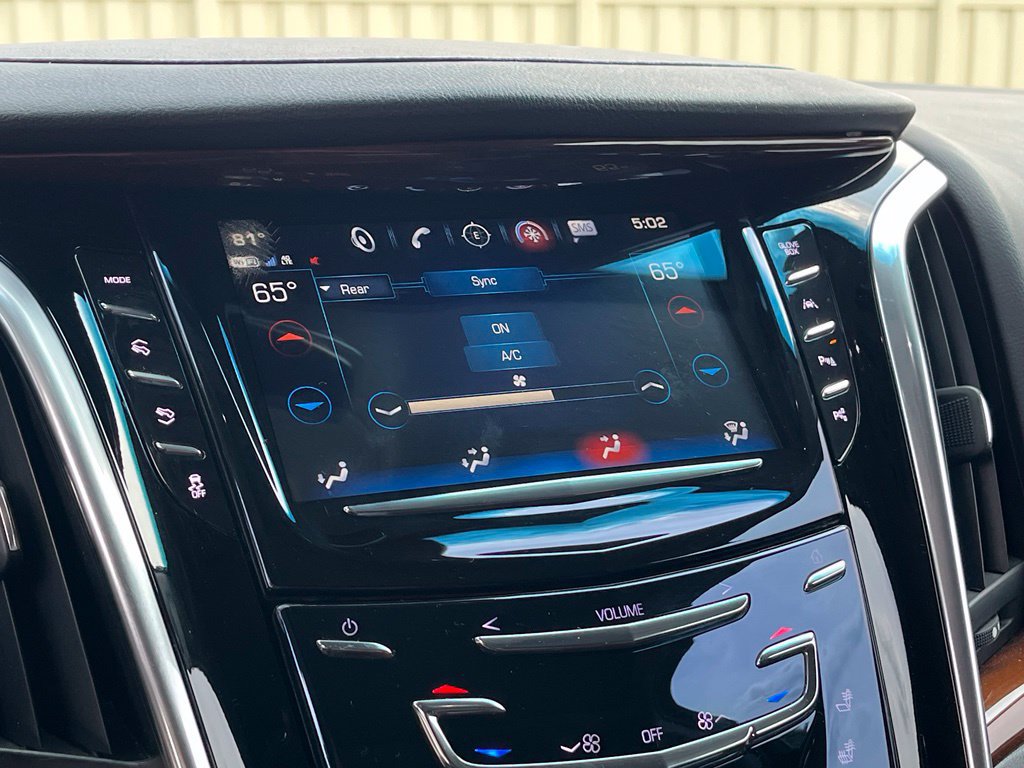 Used 2018 Cadillac Escalade Luxury w/ LPO, Radiant Package AWD/4WD image 46