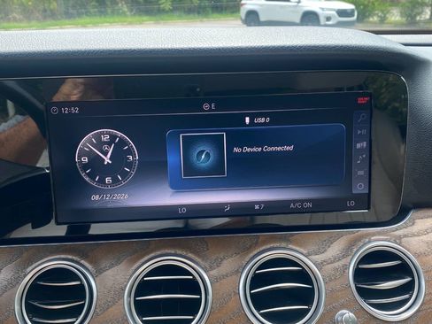 Used 2018 Mercedes-Benz E 300 image 33
