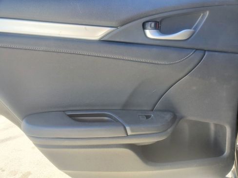 Used 2018 Honda Civic Touring image 21