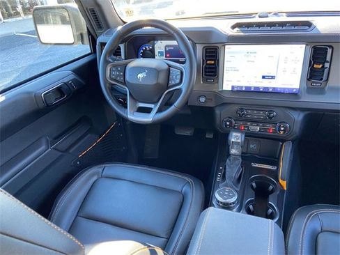Used 2024 Ford Bronco Badlands image 15