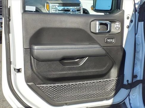 New 2023 Jeep Wrangler Unlimited Rubicon 4xe w/ Cold Weather Group image 12