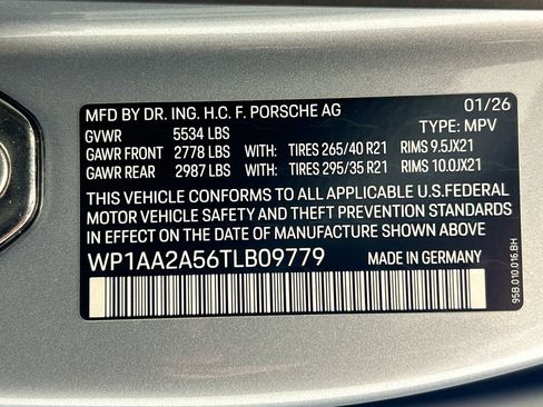 Used 2026 Porsche Macan AWD/4WD image 35