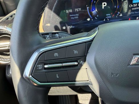 Used 2025 Chevrolet Equinox ACTIV w/ Safety and Technology Package FWD image 27