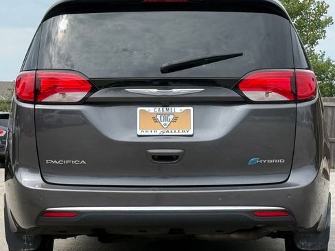Used 2020 Chrysler Pacifica Limited w/ Advanced Safetytec Group FWD image 4