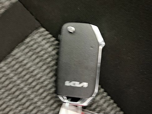 Used 2022 Kia Sorento LX image 35