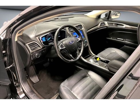 Used 2018 Ford Fusion SE w/ Fusion SE Technology Package image 15