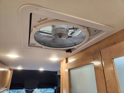 Used 2021 Mercedes-Benz Sprinter 3500 image 16