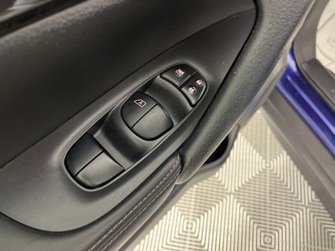 Used 2018 Nissan Rogue SV w/ Sun & Sound Touring Package image 27