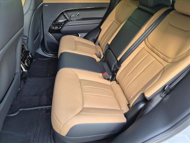New 2026 Land Rover Range Rover Sport Dynamic SE AWD/4WD image 15