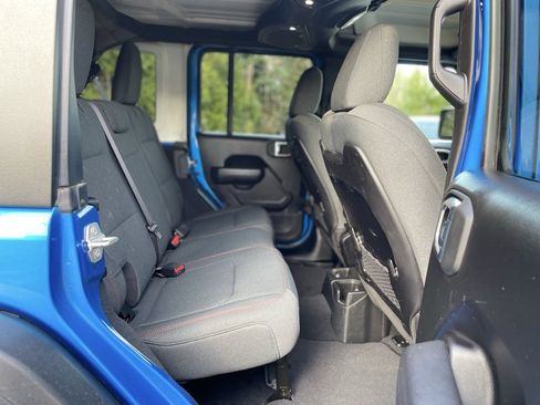 Used 2025 Jeep Wrangler Unlimited Rubicon image 22