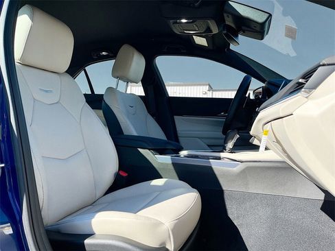 New 2025 Cadillac CT4 Premium Luxury image 28