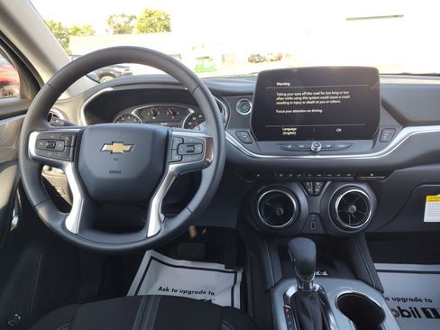 New 2025 Chevrolet Blazer LT w/ Convenience Package image 11