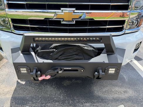 Used 2019 Chevrolet Silverado 3500 High Country w/ Duramax Plus Package AWD/4WD image 3