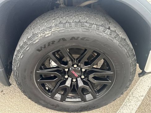 Used 2021 GMC Sierra 1500 Elevation image 14