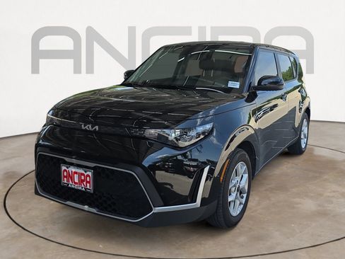 Certified 2025 Kia Soul LX w/ LX Technology Package FWD image 4
