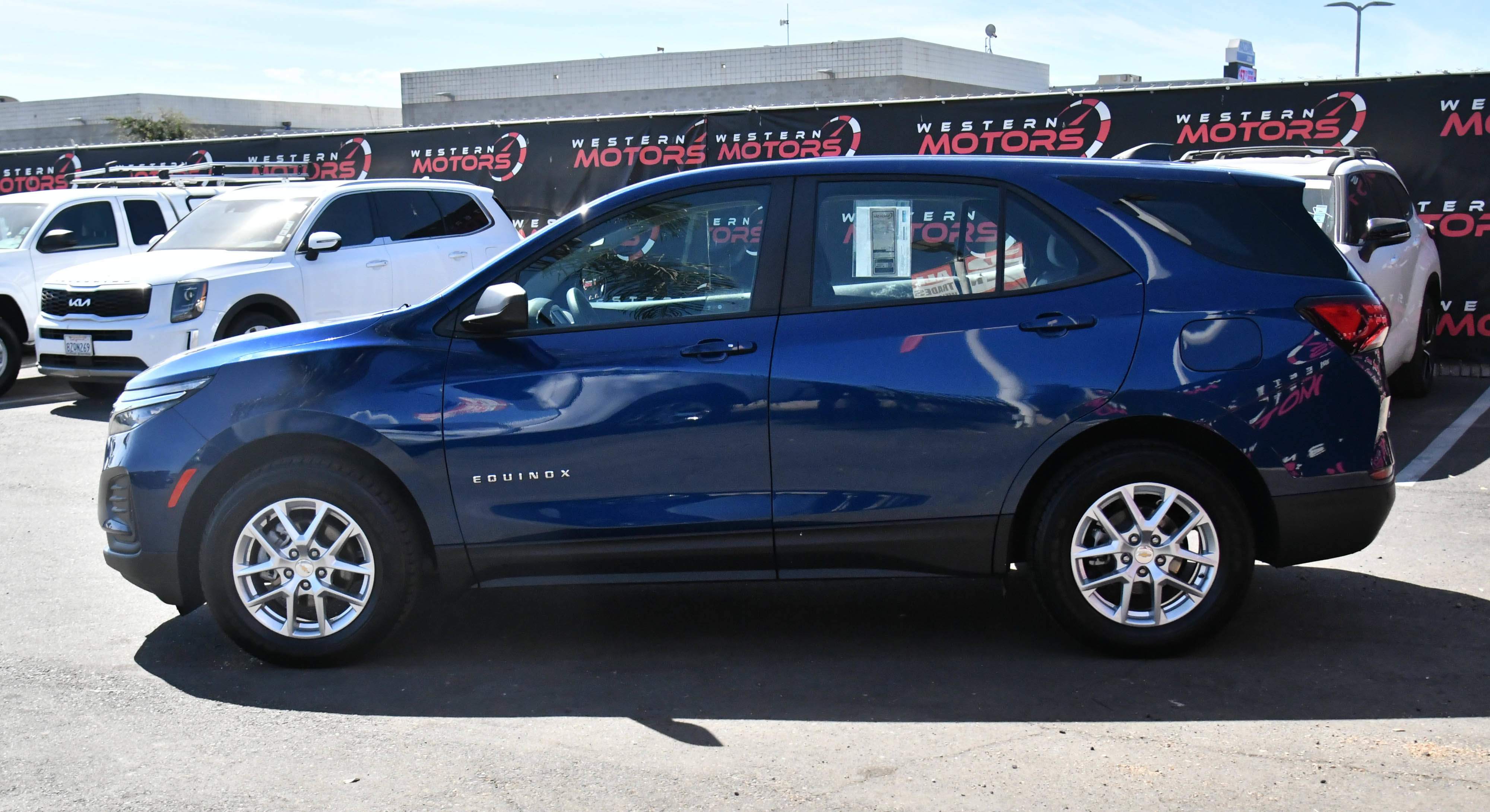 Used 2022 Chevrolet Equinox LS AWD/4WD image 4