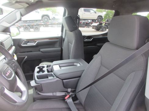 New 2026 GMC Sierra 1500 SLE AWD/4WD image 14