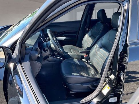 Used 2020 Nissan Kicks SR w/ SR Premium Package FWD image 27