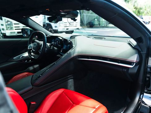 Used 2025 Chevrolet Corvette Z06 RWD image 22