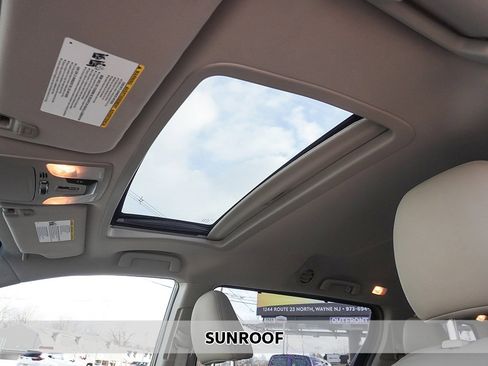 Used 2016 Toyota Sienna XLE image 4