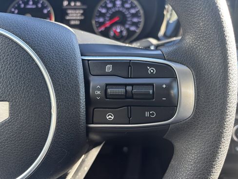 Used 2022 Kia K5 LXS image 10