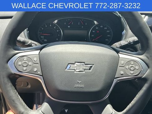 Used 2023 Chevrolet Traverse RS FWD image 15