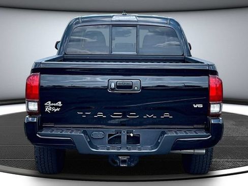 Used 2022 Toyota Tacoma SR AWD/4WD image 5