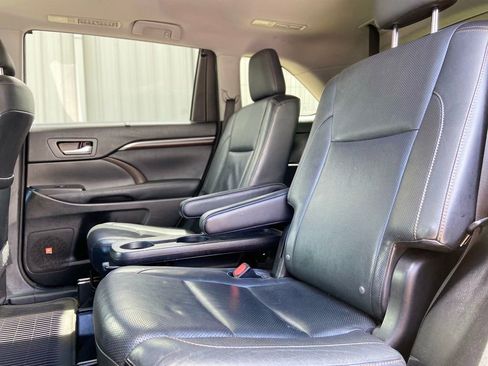 Used 2015 Toyota Highlander Limited AWD/4WD image 21