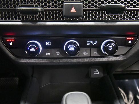 Certified 2025 Honda HR-V Sport image 24