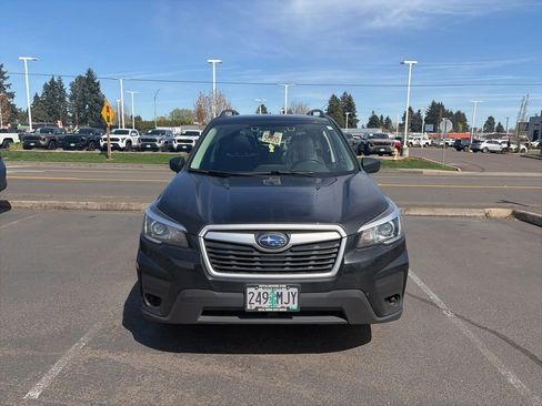 Used 2020 Subaru Forester Premium image 1