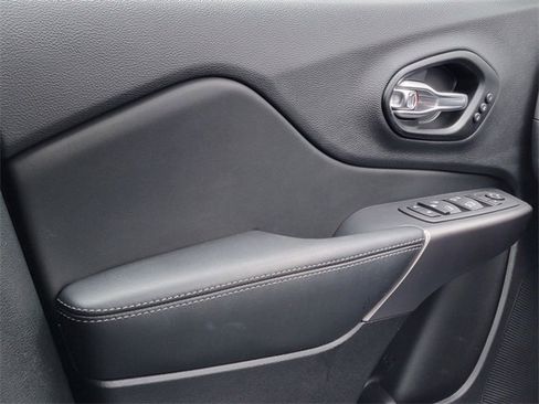 Certified 2021 Jeep Cherokee Limited image 37