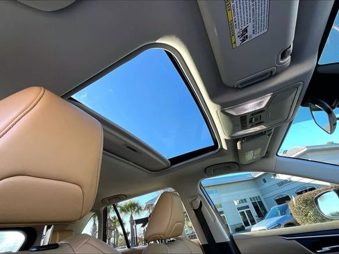 Used 2022 Toyota RAV4 XLE Premium image 13