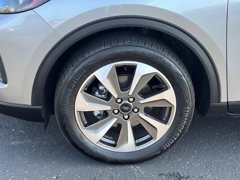 Certified 2024 Ford Escape Platinum AWD/4WD image 9