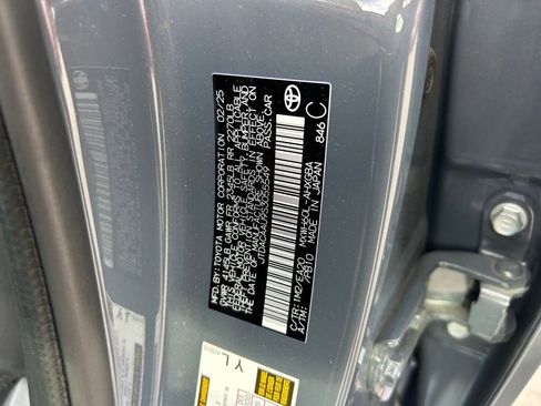 Used 2025 Toyota Prius XLE image 10