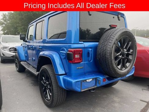 Used 2022 Jeep Wrangler Unlimited Sahara AWD/4WD image 6